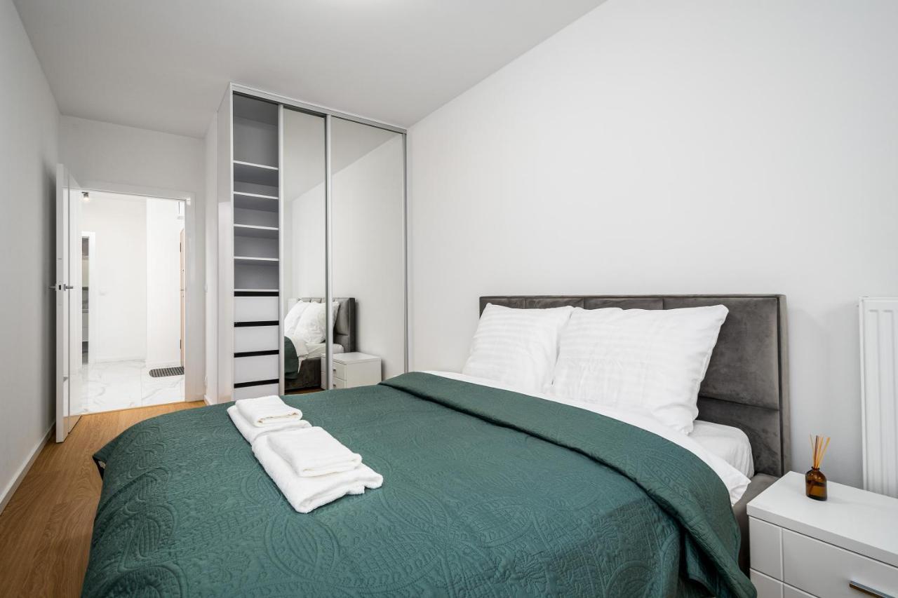 وارسو Your Apartments 1 Sierpnia Street المظهر الخارجي الصورة